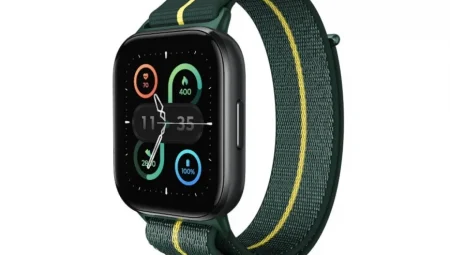 16 gün pil ömrü, büyük ekran ve şık tasarımıyla Motorola’dan yeni akıllı saat: Moto Watch Fit
